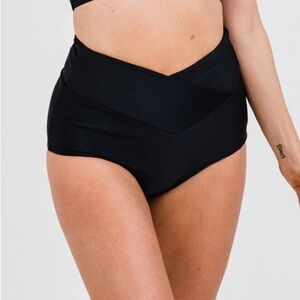 CORAL REEF.  newwithout tagUltra High V Swim - Coral Reef sizeS 4/6.    order124